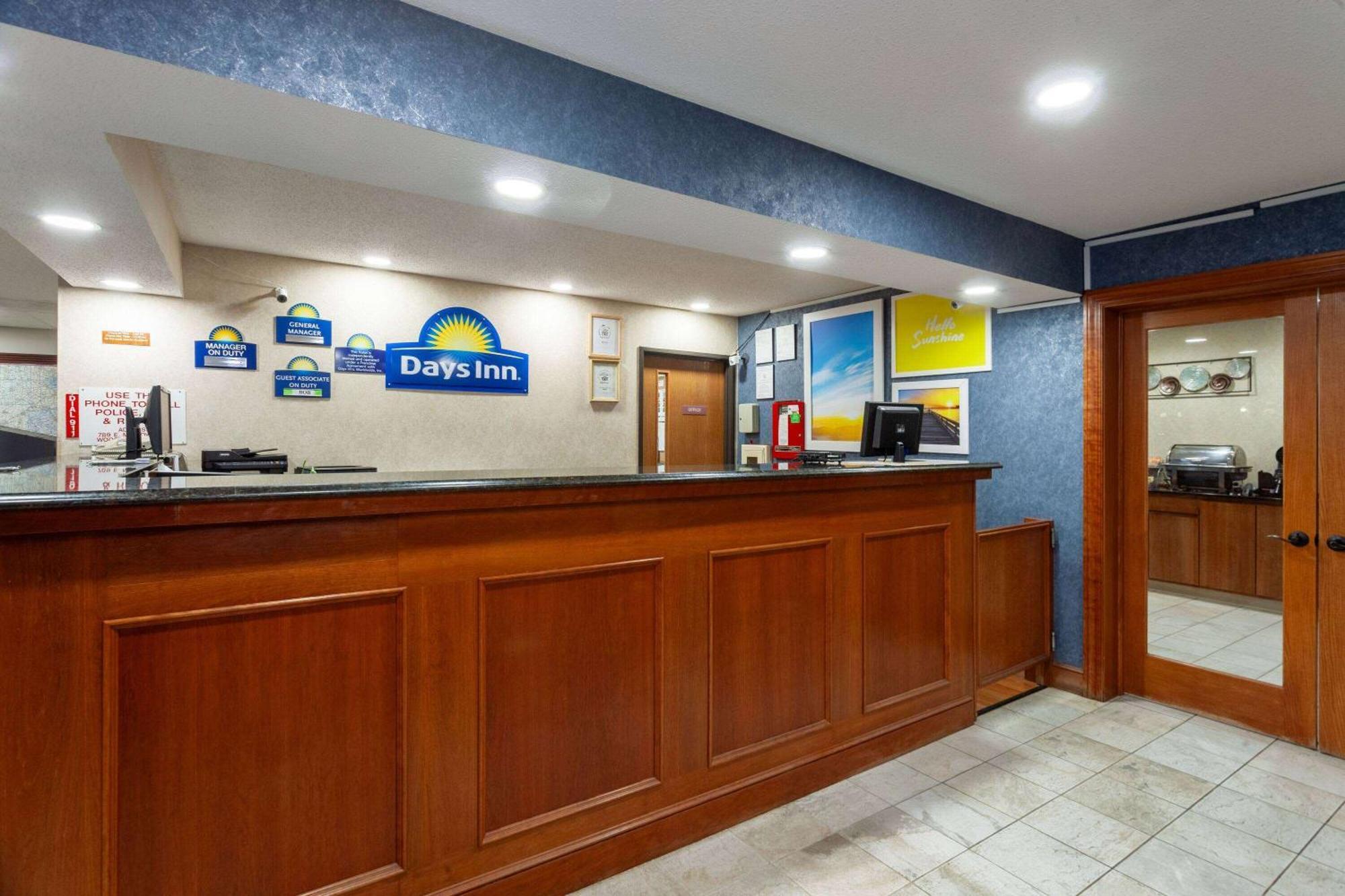 Days Inn By Wyndham Wooster Esterno foto